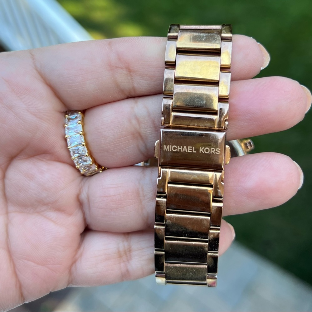 Michael Kors Parker Rose Gold Tone Watch - Picture 6 of 7